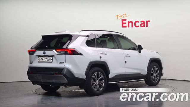 Toyota RAV4 2,5 4WD Hybrid LTD — пробег 58 657 км — фото 2 из 5