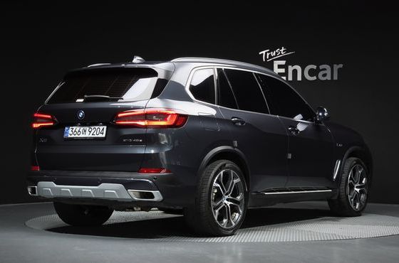 BMW X5 xDrive 45e xLine — пробег 86 216 км — фото 2 из 5