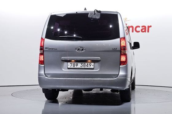 Hyundai Starex 12-Seater Wagon Smart — пробег 176 655 км — фото 4 из 5