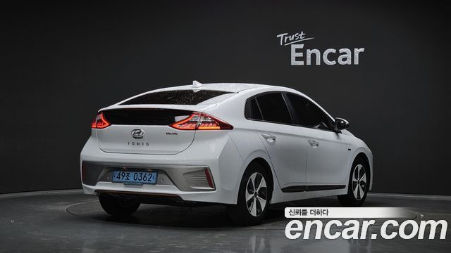 Hyundai Ioniq Q — пробег 93 749 км — фото 2 из 5