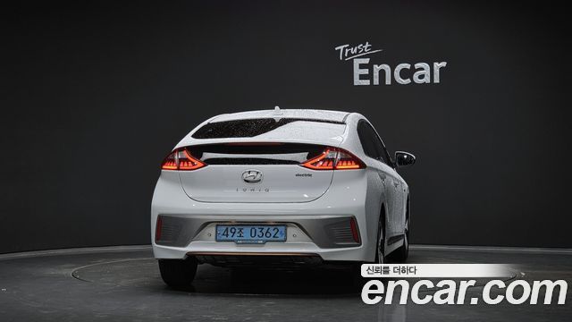 Hyundai Ioniq Q — пробег 93 749 км — фото 4 из 5
