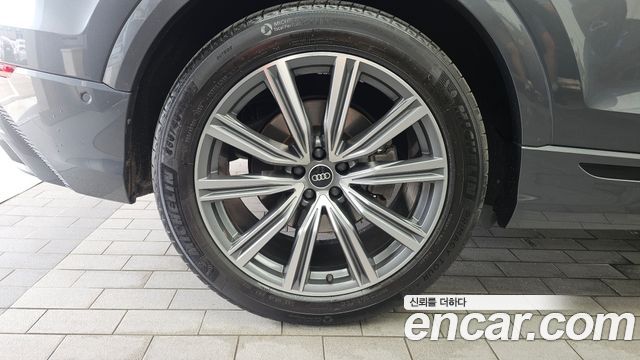 Audi Q8 55 TFSI Quattro Premium — пробег 180 871 км — фото 5 из 5
