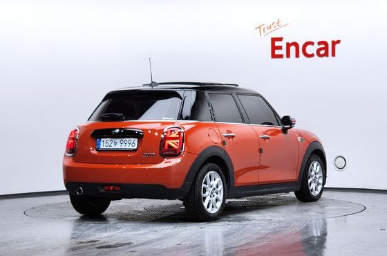 Mini Cooper 5Door HIGH 3rd — пробег 38 666 км — фото 2 из 5