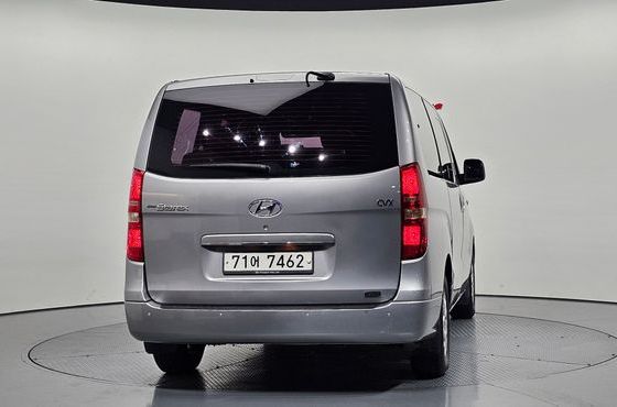 Hyundai Starex 12-Seater Wagon CVX Deluxe — пробег 118 292 км — фото 4 из 5