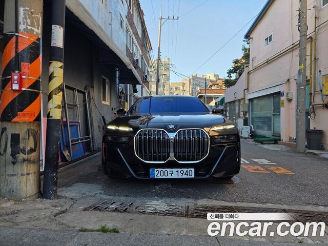 BMW 7-Series 740d xDrive M Sport — пробег 500 км — фото 1 из 5