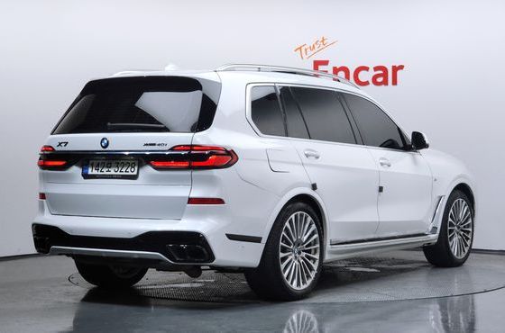 BMW X7 xDrive 40i Design Pure Excellence 7-Seater — пробег 77 205 км — фото 2 из 5