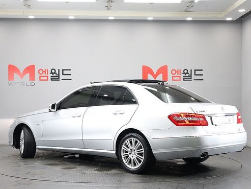Mercedes-Benz E-Class E300 Elegance — пробег 85 060 км — фото 4 из 5