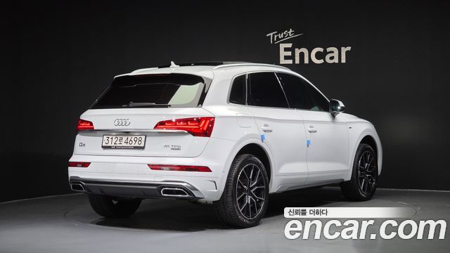 Audi Q5 45 TFSI Quattro Premium — пробег 20 860 км — фото 2 из 5