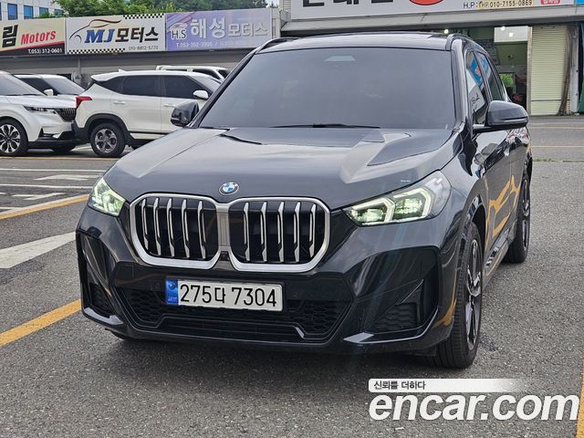 BMW X1 xDrive 20i M Sport — пробег 27 420 км — фото 3 из 5