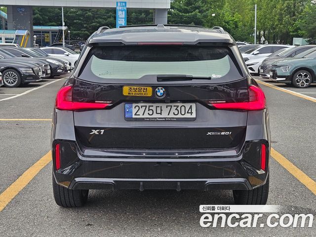 BMW X1 xDrive 20i M Sport — пробег 27 420 км — фото 4 из 5