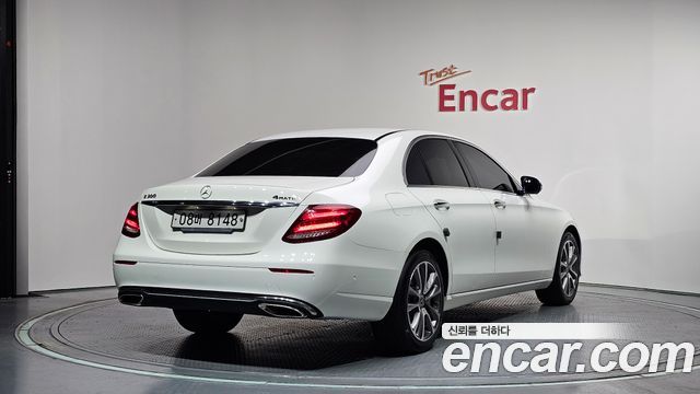 Mercedes-Benz E-Class E300 4MATIC Avnatgarde — пробег 51 392 км — фото 2 из 5