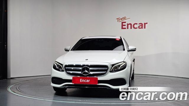 Mercedes-Benz E-Class E300 4MATIC Avnatgarde — пробег 51 392 км — фото 3 из 5