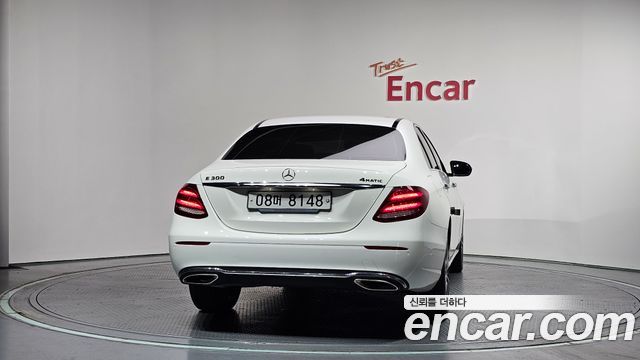 Mercedes-Benz E-Class E300 4MATIC Avnatgarde — пробег 51 392 км — фото 4 из 5