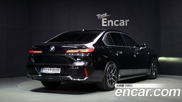 BMW 7-Series 740i xDrive M Sport — пробег 9 214 км — фото 2 из 5
