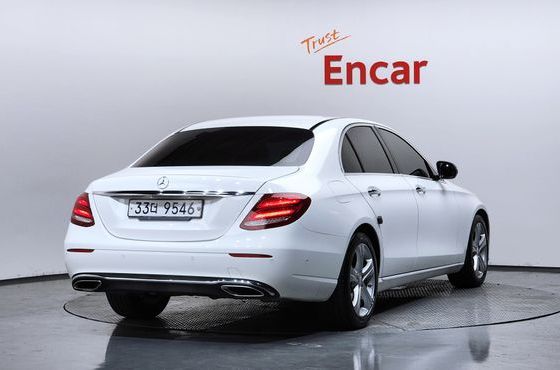 Mercedes-Benz E-Class E200 Avantgarde — пробег 96 146 км — фото 2 из 5