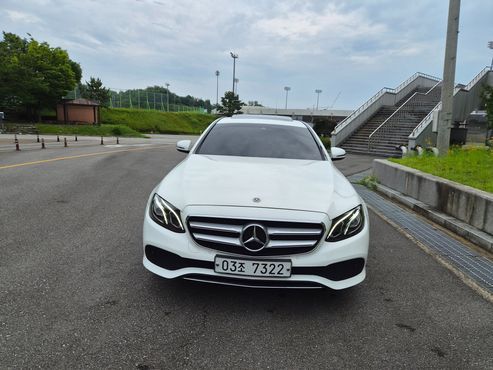 Mercedes-Benz E-Class E300 4MATIC Avnatgarde — пробег 83 000 км — фото 3 из 5