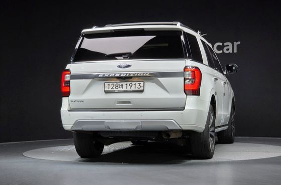 Ford Expedition Platinum 4WD 8Seater — пробег 237 194 км — фото 4 из 5