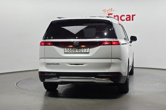 Kia Carnival 9-Seater Signature — пробег 92 896 км — фото 4 из 5