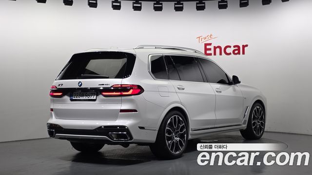 BMW X7 xDrive 40i M Sport 7STR — пробег 7 182 км — фото 2 из 5
