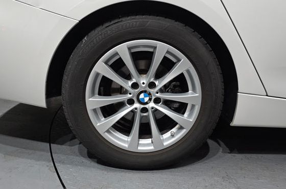 BMW Gran Turismo GT 320d xDrive — пробег 105 980 км — фото 5 из 5