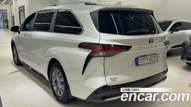 Toyota Sienna 2.5 Hybrid AWD — пробег 29 371 км — фото 2 из 5