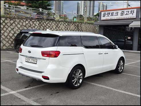 Kia Carnival 9-Seater Noblesse Special — пробег 80 900 км — фото 2 из 5