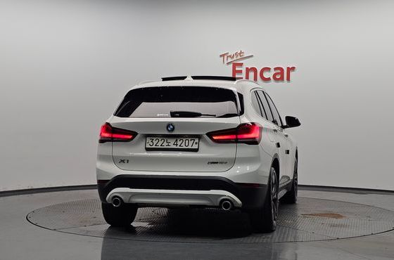 BMW X1 xDrive 18d Advantage — пробег 136 160 км — фото 4 из 5