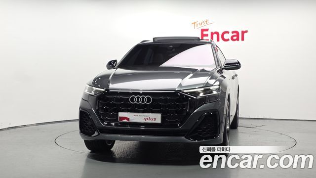 Audi Q8 55 TFSI Quattro Premium — пробег 4 398 км — фото 3 из 5