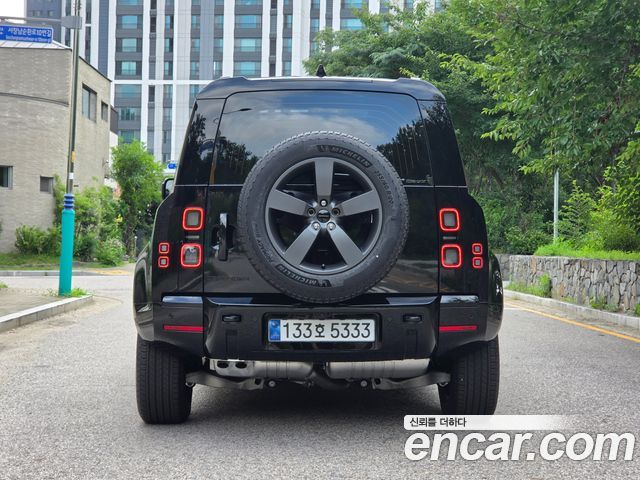 Land Rover Defender 110 D300 HSE — пробег 15 км — фото 4 из 5