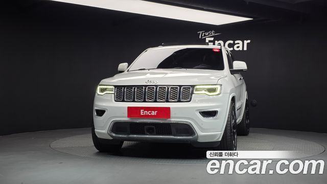 Jeep Cherokee 3.0 Diesel Overland WK2 — пробег 175 237 км — фото 3 из 5