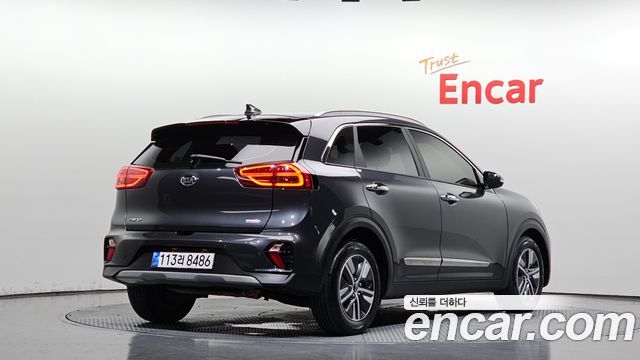 Kia Niro 1.6 HEV Prestige — пробег 122 321 км — фото 2 из 5