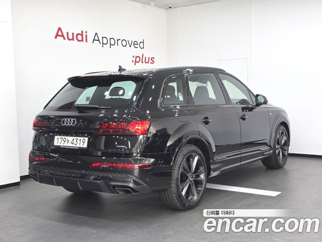 Audi Q7 55 TFSI Quattro Premium — пробег 943 км — фото 2 из 5