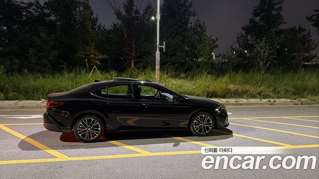 Toyota Camry 2.5 XLE Premium Hybrid — пробег 12 км — фото 3 из 5