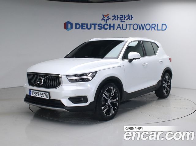 Volvo XC40 B4 Inscription — пробег 98 257 км — фото 2 из 5