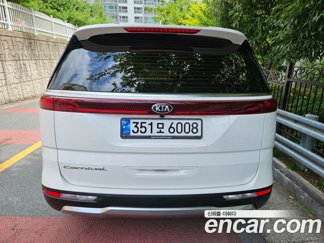 Kia Carnival из Кореи Encar