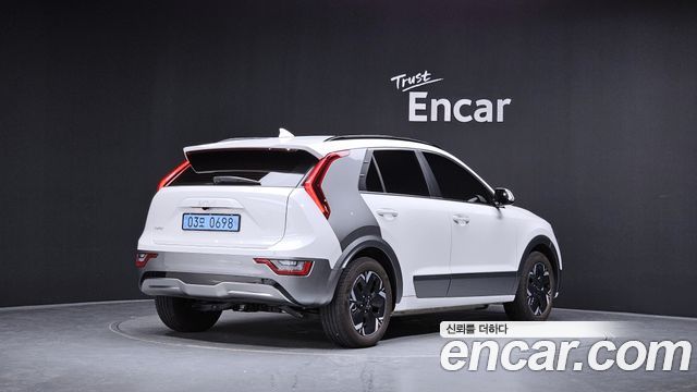 Kia Niro Earth — пробег 11 026 км — фото 2 из 5