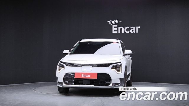 Kia Niro Earth — пробег 11 026 км — фото 3 из 5