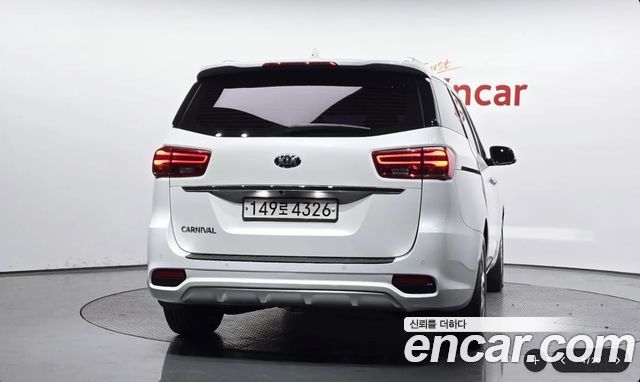 Kia Carnival из Кореи Encar