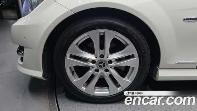 Mercedes-Benz C-Class C200 CGI AVANTGARDE — пробег 112 591 км — фото 5 из 5
