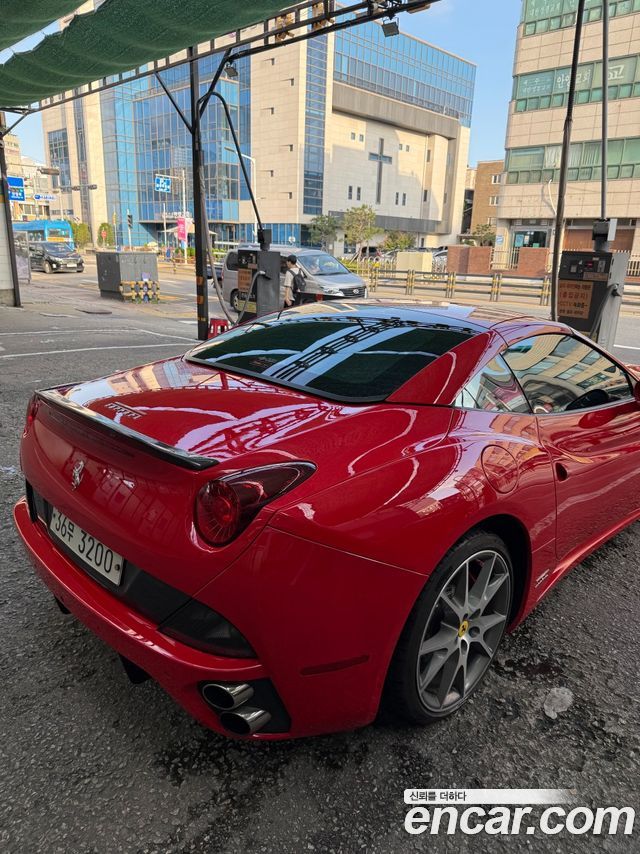 Ferrari California 4.3 V8 — пробег 95 776 км — фото 2 из 5