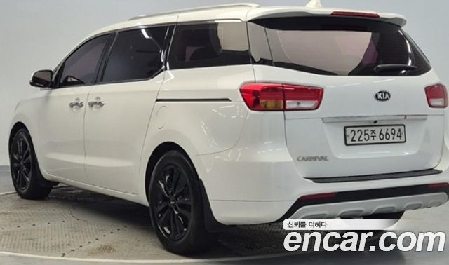 Kia Carnival из Кореи Encar