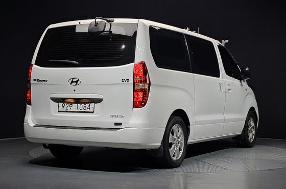Hyundai Starex 5-Seater VAN CVX Luxury — пробег 200 516 км — фото 2 из 5
