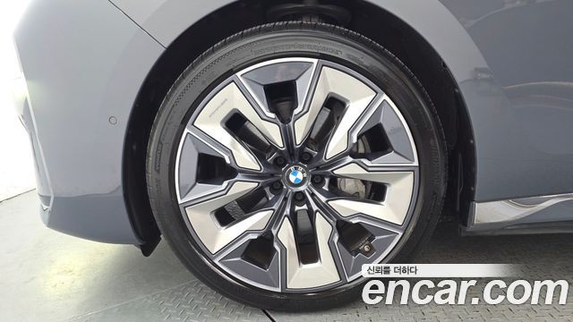 BMW i7 xDrive 60 Design Pure Excellence — пробег 50 459 км — фото 5 из 5