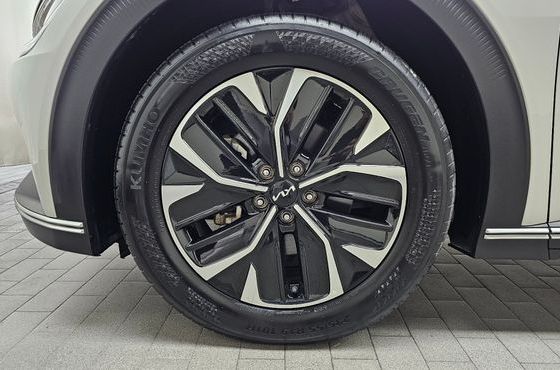 Kia EV6 Long Range Light — пробег 14 380 км — фото 5 из 5