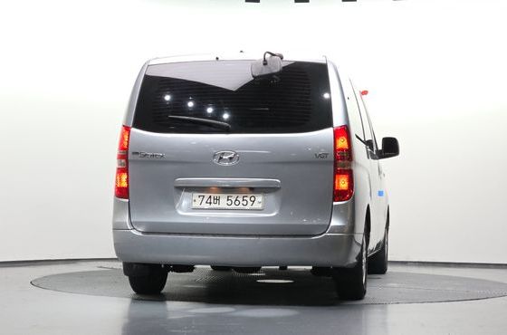 Hyundai Starex 12-Seater Wagon Smart — пробег 127 626 км — фото 4 из 5