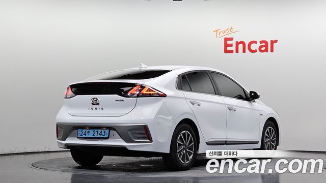 Hyundai Ioniq Q — пробег 32 682 км — фото 2 из 5