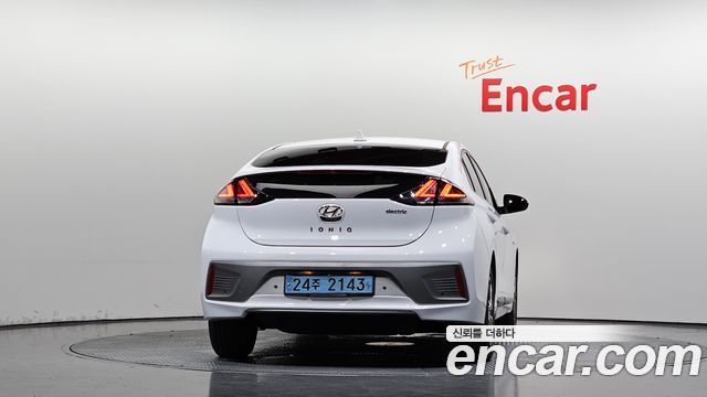 Hyundai Ioniq Q — пробег 32 682 км — фото 4 из 5