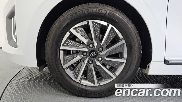 Hyundai Ioniq Q — пробег 32 682 км — фото 5 из 5