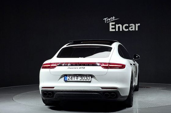 Porsche Panamera 3.0 AWD — пробег 105 736 км — фото 4 из 5