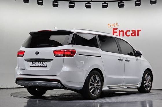Kia Carnival 9-seater Prestige — пробег 123 154 км — фото 2 из 5